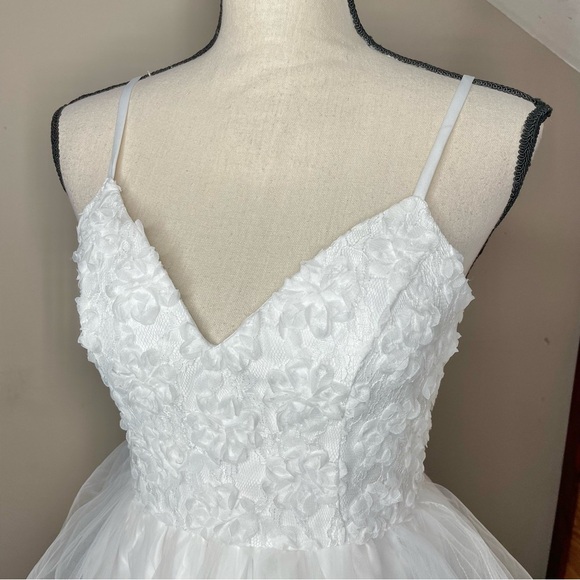 Lulus Graceful Beauty White 3D Floral Tulle Sleeveless Maxi Dress XS NWT - Picture 4 of 9